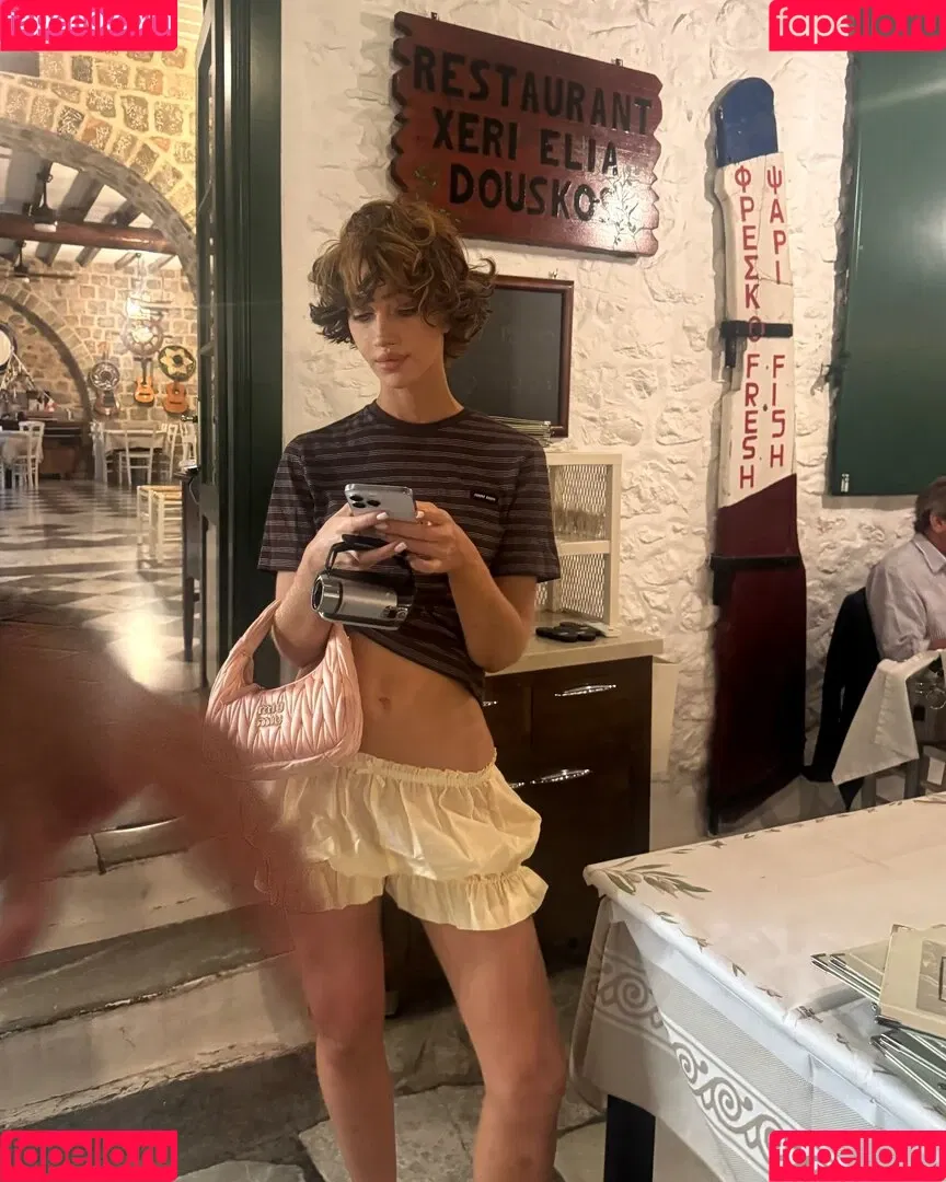 Nadia Lee Cohen / nadialeecohen Onlyfans Photo Gallery 