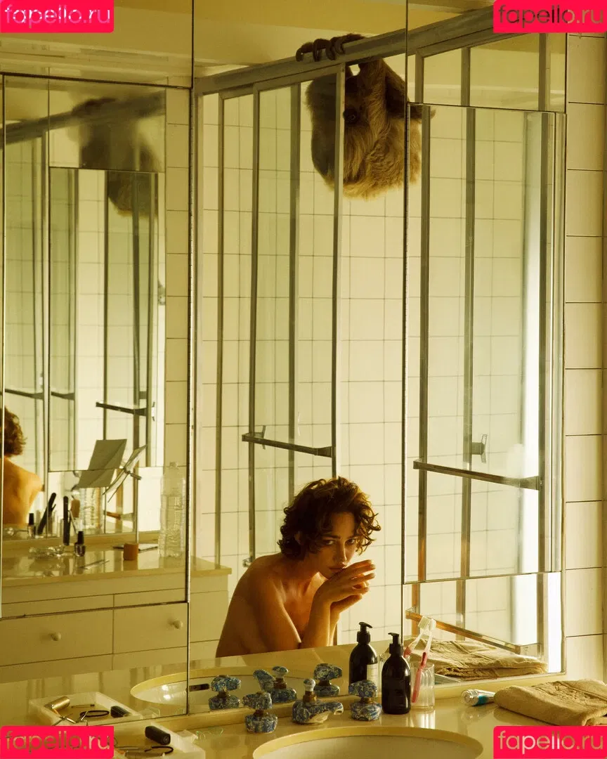 Nadia Lee Cohen / nadialeecohen Onlyfans Photo Gallery 