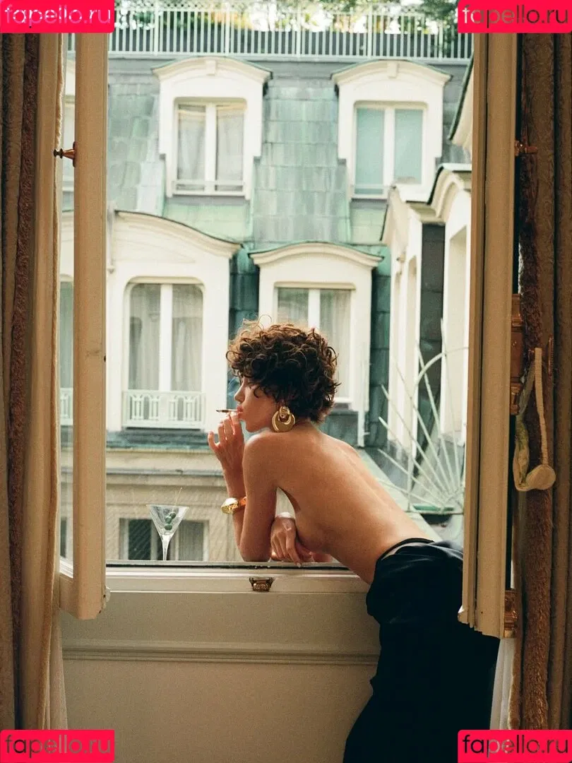 Nadia Lee Cohen / nadialeecohen Onlyfans Photo Gallery 