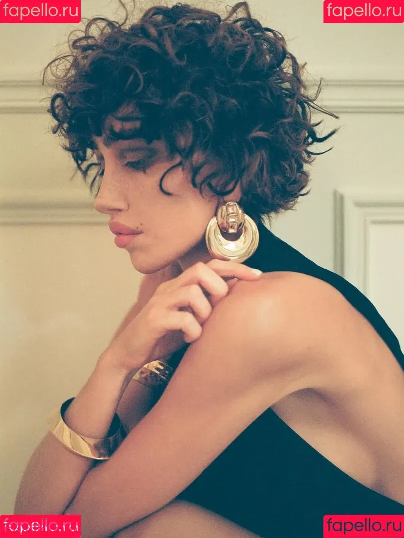 Nadia Lee Cohen / nadialeecohen Onlyfans Photo Gallery 