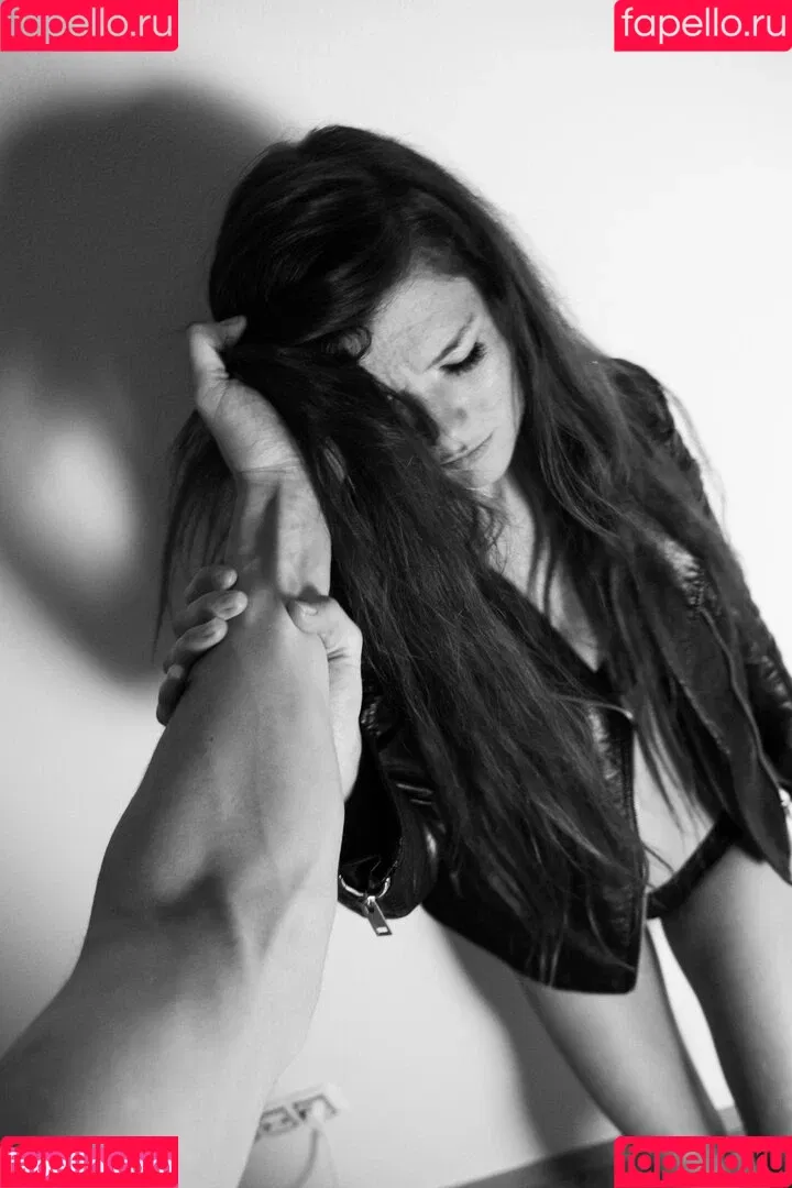 Mia Sollis / miastune Onlyfans Photo Gallery 