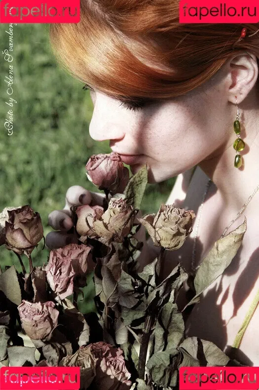 Mia Sollis / miastune Onlyfans Photo Gallery 