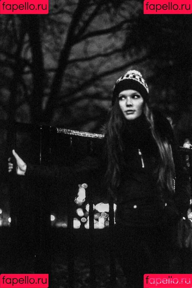 Mia Sollis / miastune Onlyfans Photo Gallery 