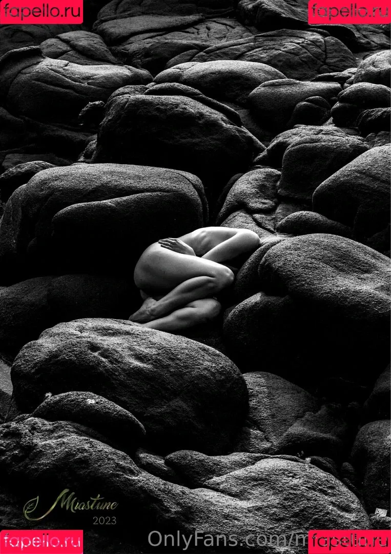 Mia Sollis / miastune Onlyfans Photo Gallery 