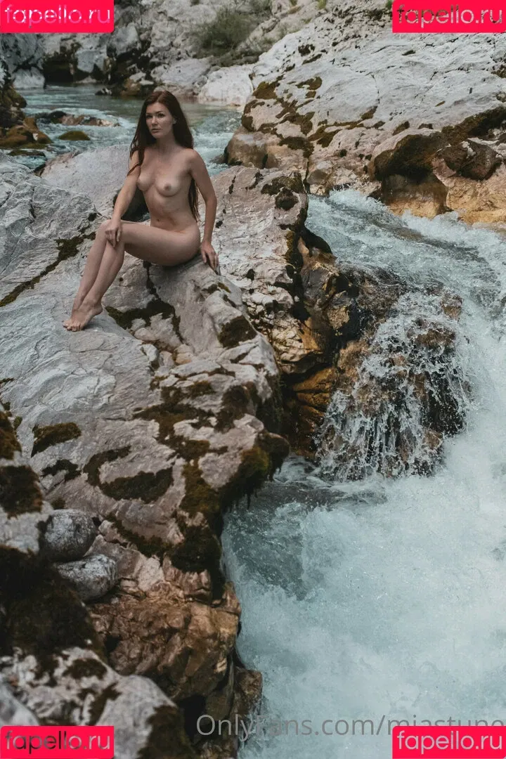 Mia Sollis / miastune Onlyfans Photo Gallery 