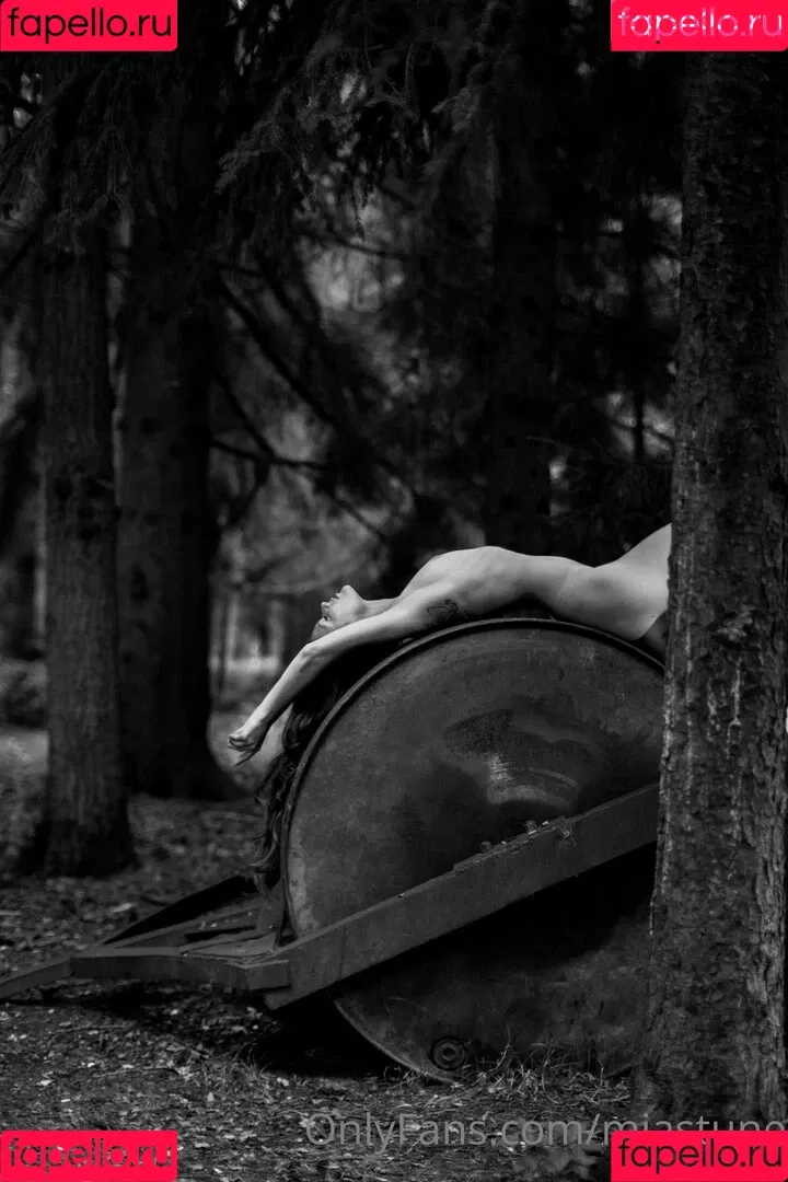 Mia Sollis / miastune Onlyfans Photo Gallery 