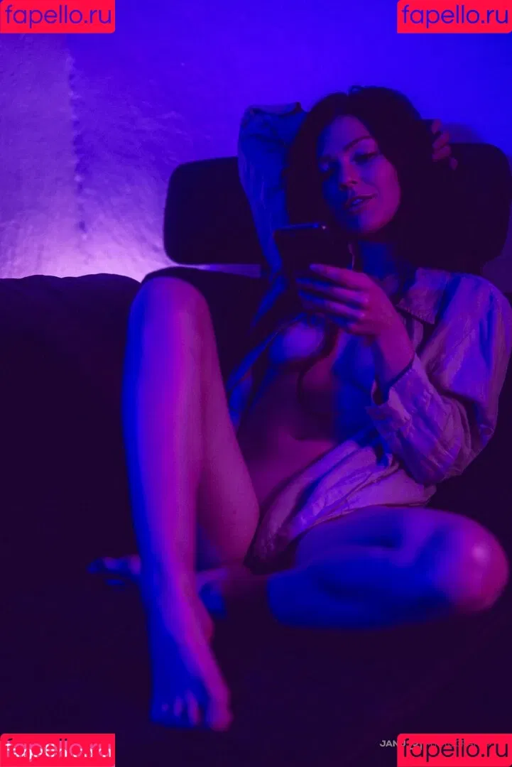 Mia Sollis / miastune Onlyfans Photo Gallery 