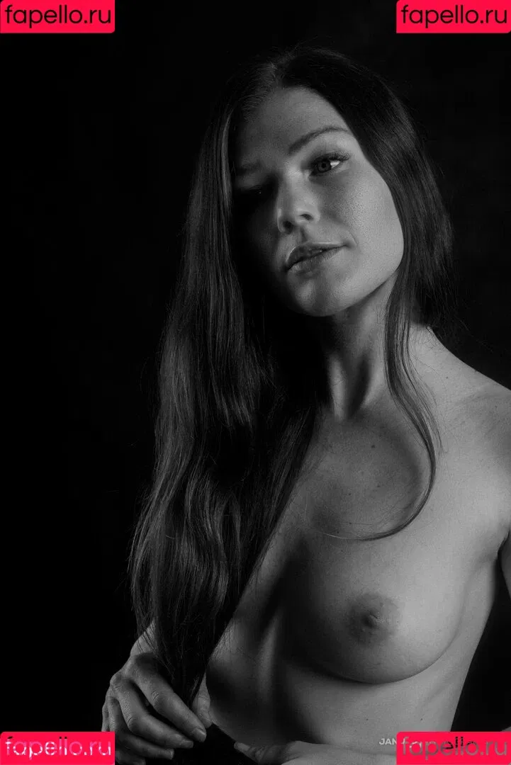 Mia Sollis / miastune Onlyfans Photo Gallery 