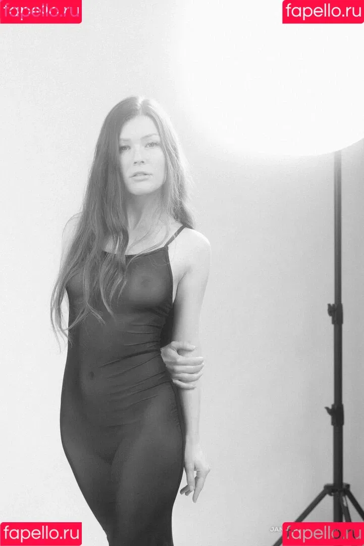 Mia Sollis / miastune Onlyfans Photo Gallery 