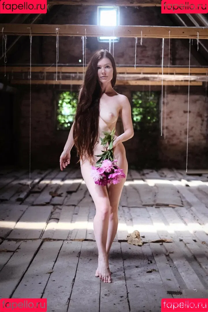 Mia Sollis / miastune Onlyfans Photo Gallery 