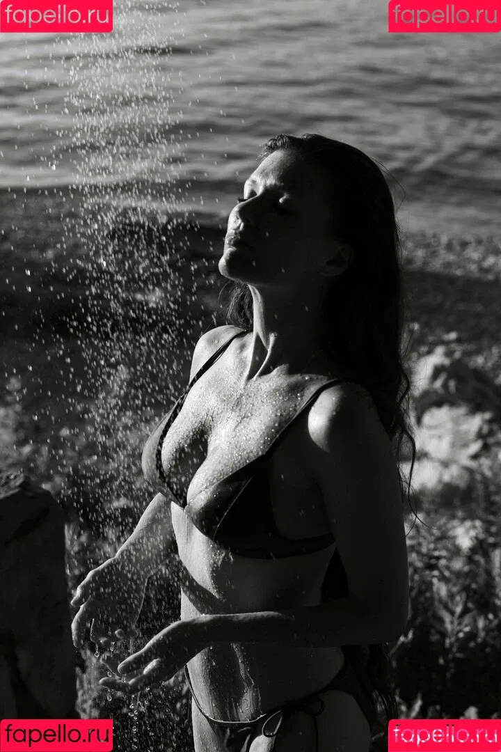 Mia Sollis / miastune Onlyfans Photo Gallery 