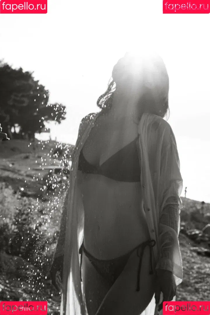 Mia Sollis / miastune Onlyfans Photo Gallery 