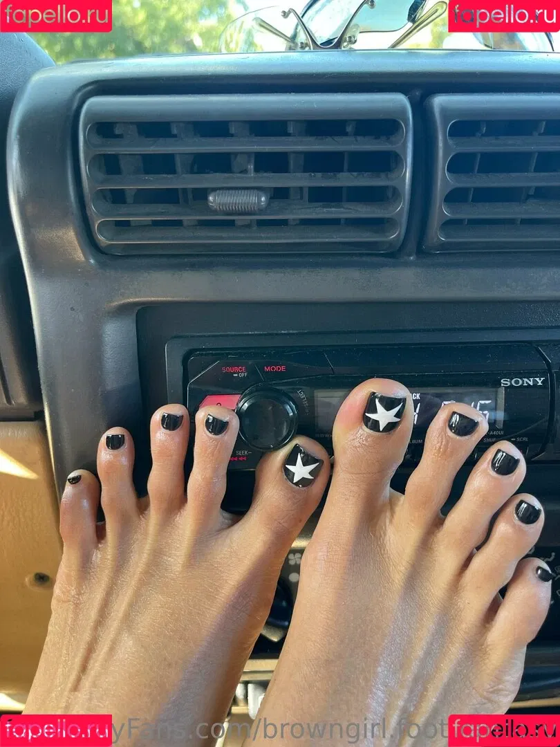 browngirl.foot.fantasy / thekiickback Onlyfans Photo Gallery 