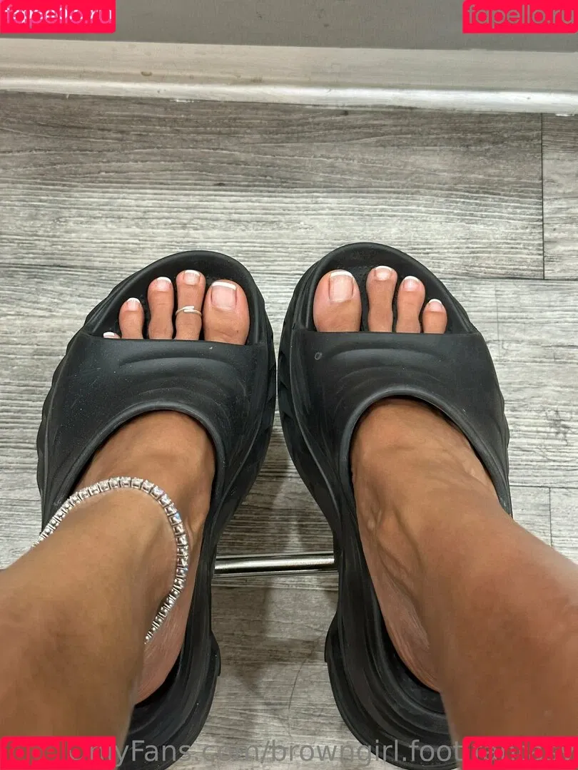 browngirl.foot.fantasy / thekiickback Onlyfans Photo Gallery 