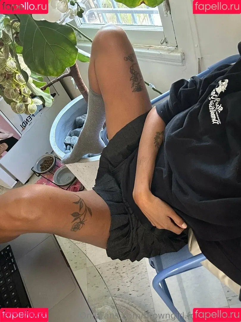 browngirl.foot.fantasy / thekiickback Onlyfans Photo Gallery 