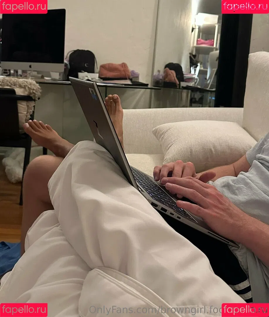 browngirl.foot.fantasy / thekiickback Onlyfans Photo Gallery 