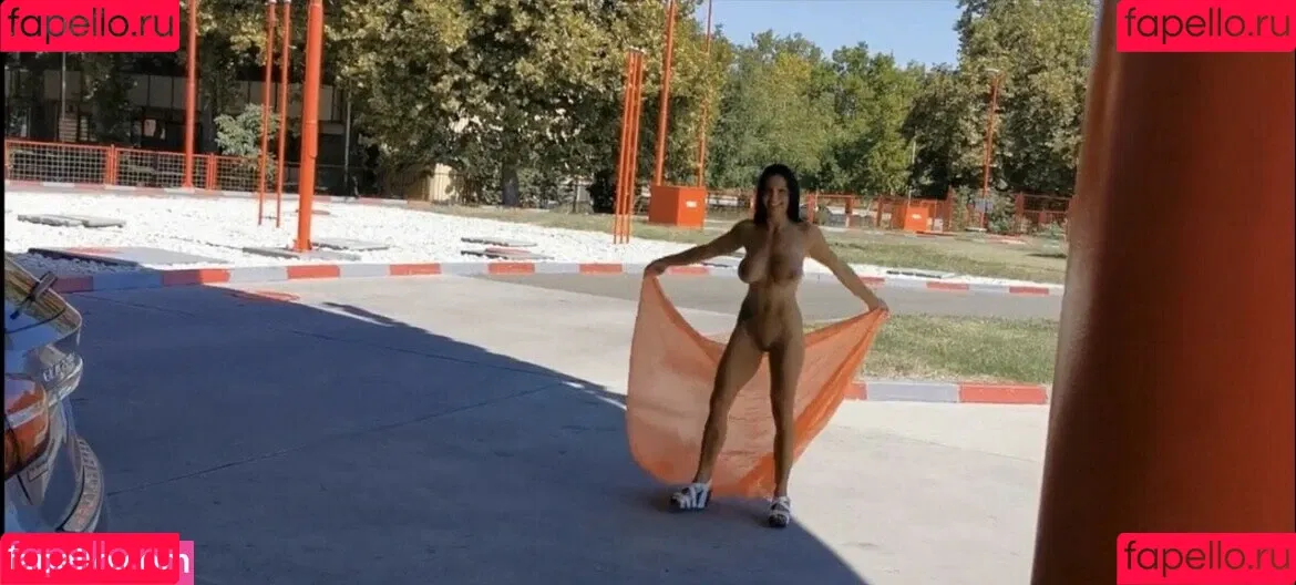 Lilly Land / Milf Lilly / lili_mitrovic Onlyfans Photo Gallery 