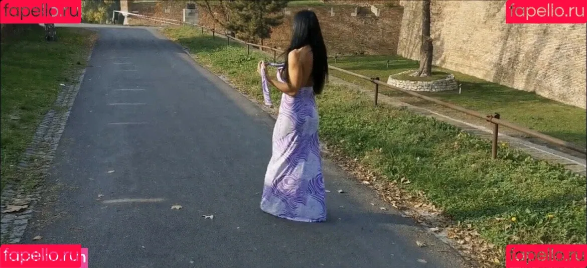 Lilly Land / Milf Lilly / lili_mitrovic Onlyfans Photo Gallery 