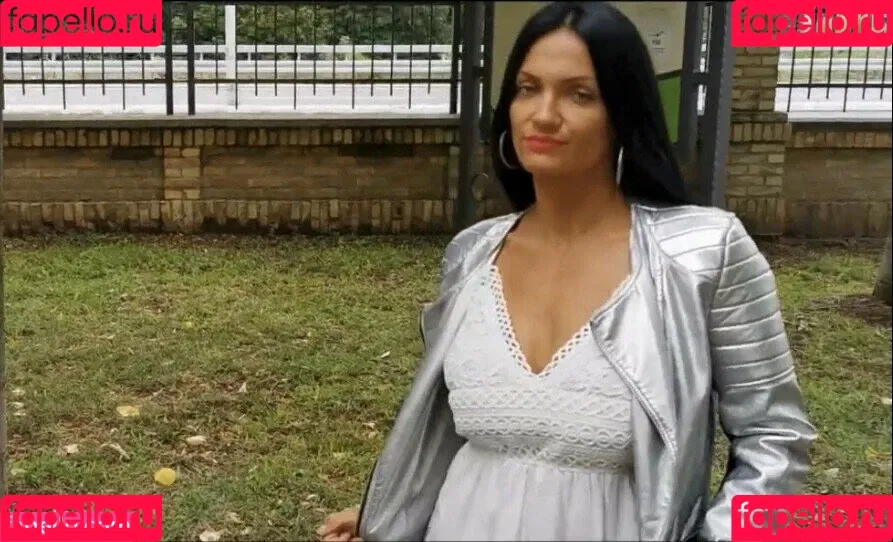 Lilly Land / Milf Lilly / lili_mitrovic Onlyfans Photo Gallery 