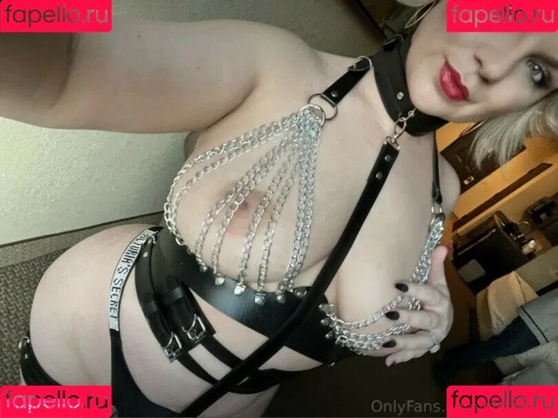 Chivelicious / martyloveswine Onlyfans Photo Gallery 