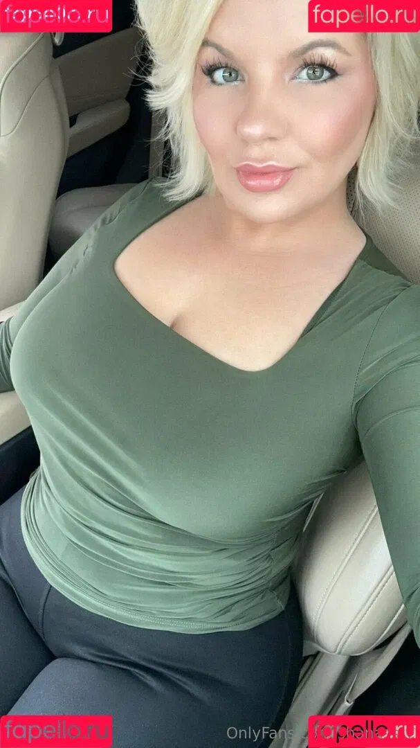 Chivelicious / martyloveswine Onlyfans Photo Gallery 