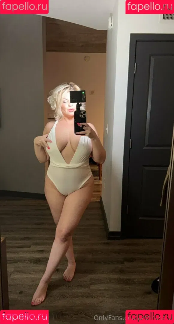 Chivelicious / martyloveswine Onlyfans Photo Gallery 