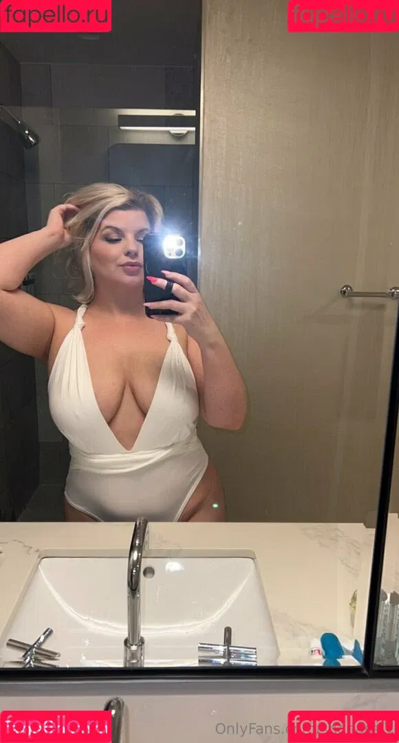 Chivelicious / martyloveswine Onlyfans Photo Gallery 