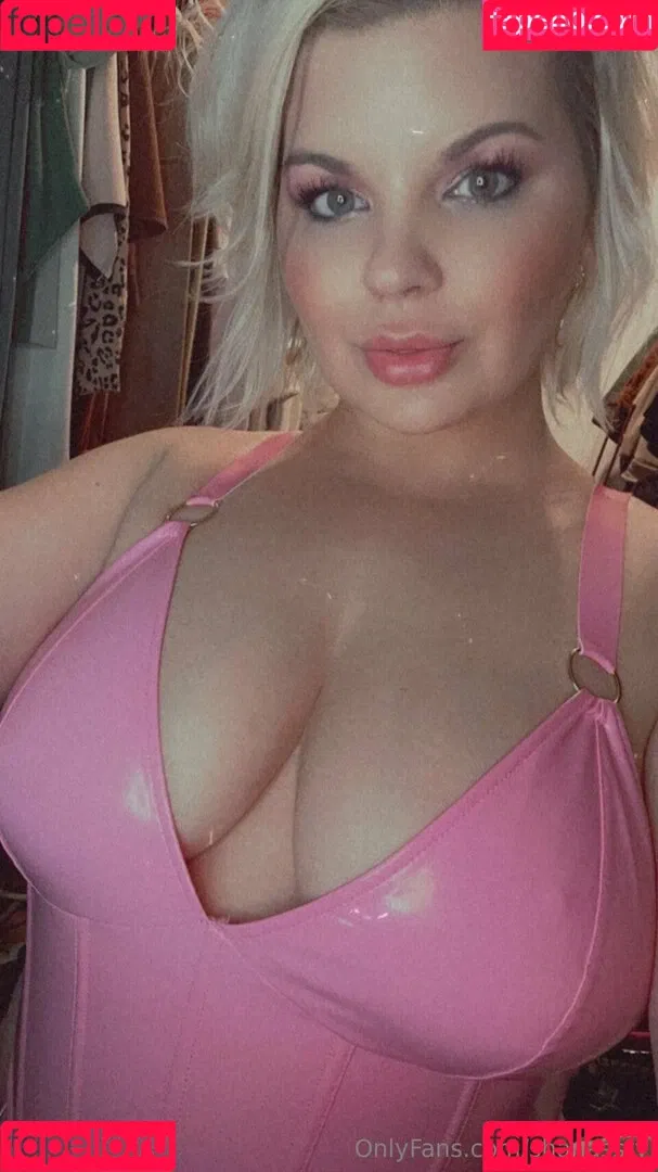 Chivelicious / martyloveswine Onlyfans Photo Gallery 