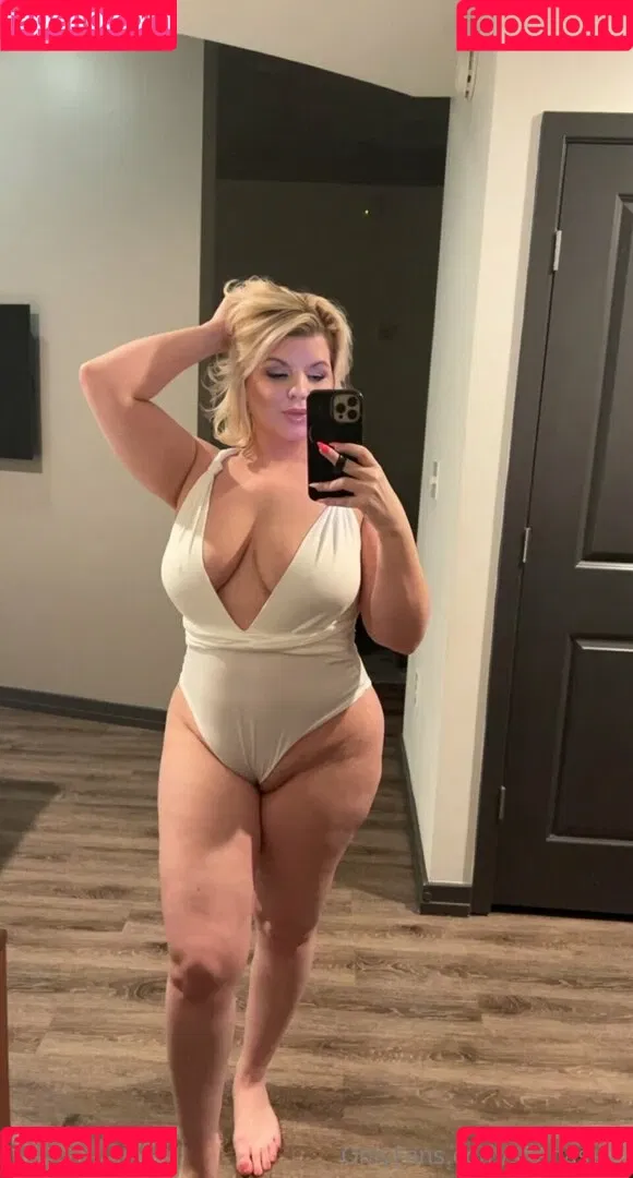 Chivelicious / martyloveswine Onlyfans Photo Gallery 