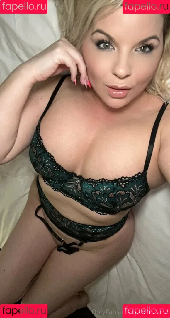 Chivelicious / martyloveswine Onlyfans Photo Gallery 