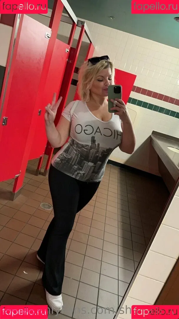 Chivelicious / martyloveswine Onlyfans Photo Gallery 