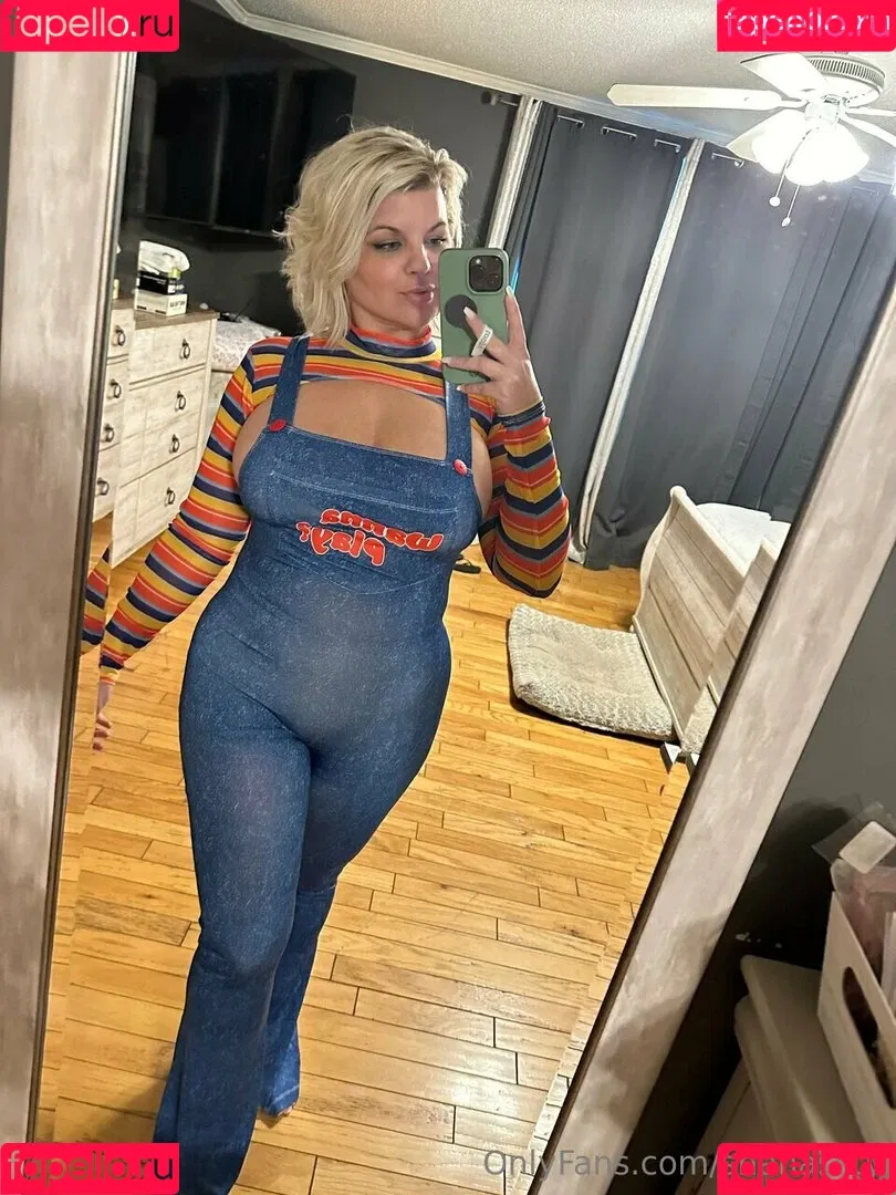 Chivelicious / martyloveswine Onlyfans Photo Gallery 