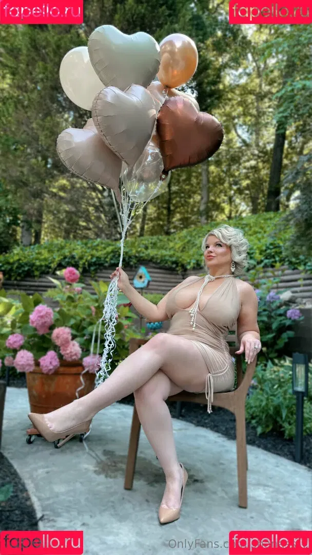 Chivelicious / martyloveswine Onlyfans Photo Gallery 