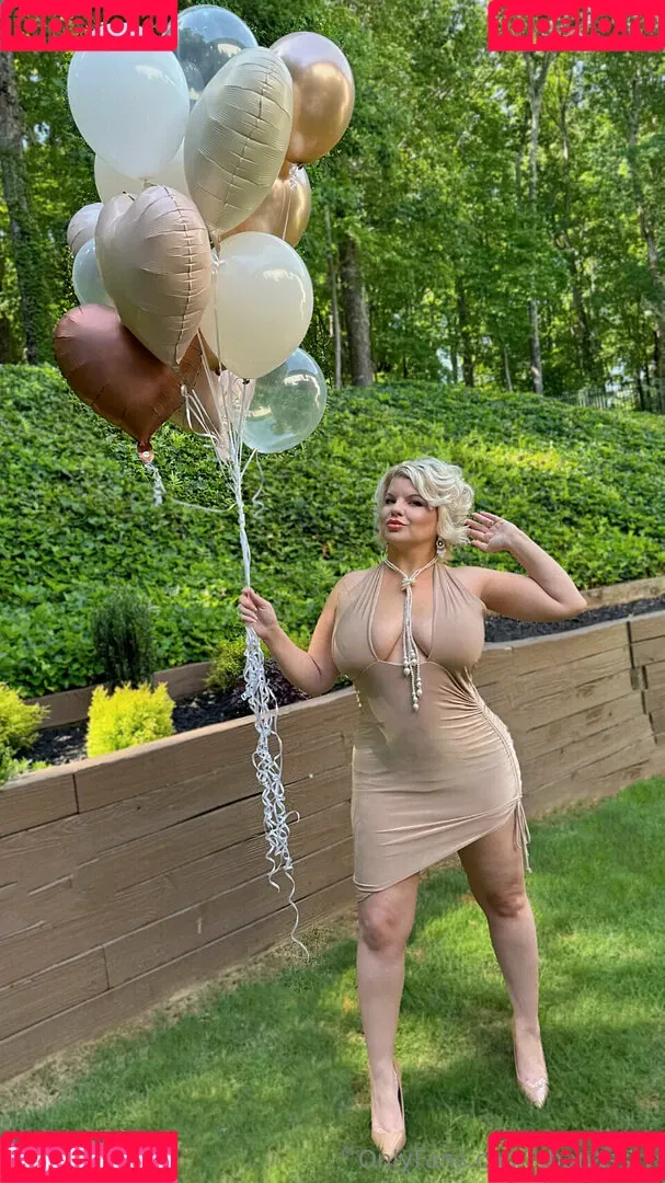 Chivelicious / martyloveswine Onlyfans Photo Gallery 