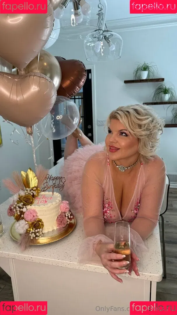 Chivelicious / martyloveswine Onlyfans Photo Gallery 