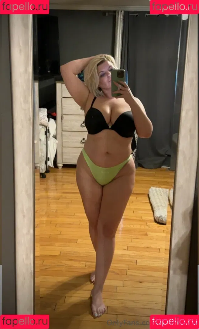 Chivelicious / martyloveswine Onlyfans Photo Gallery 