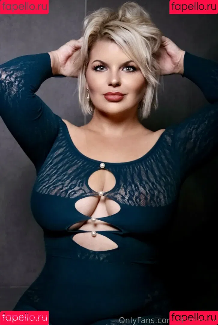 Chivelicious / martyloveswine Onlyfans Photo Gallery 