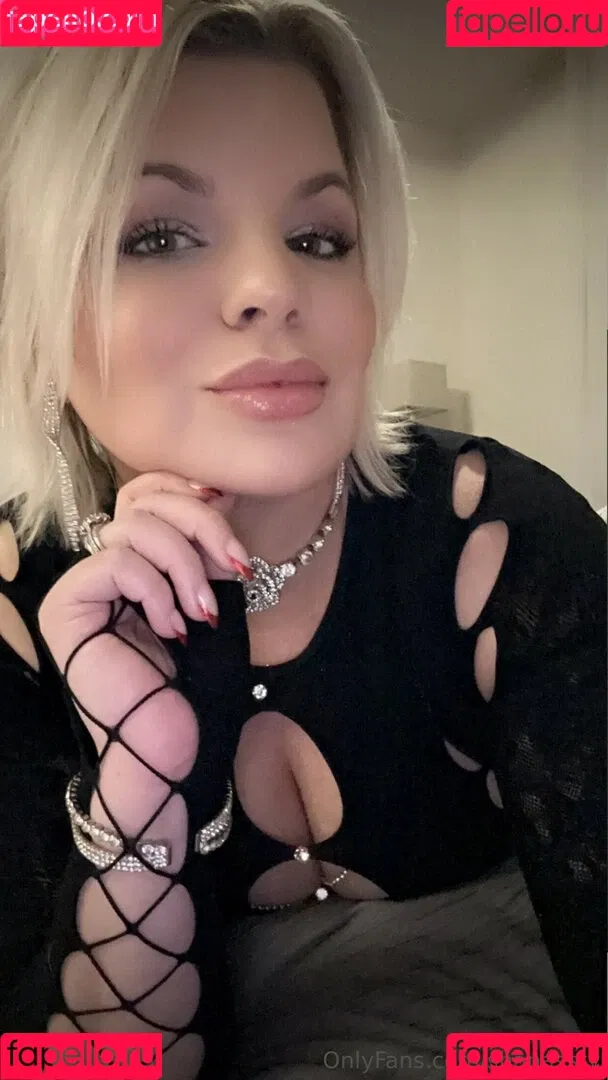 Chivelicious / martyloveswine Onlyfans Photo Gallery 