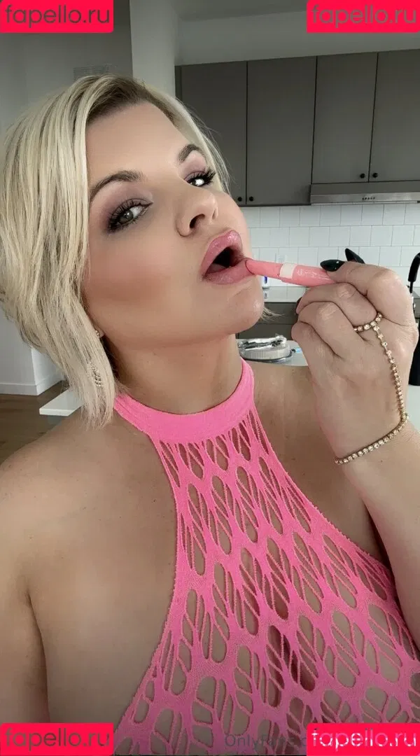 Chivelicious / martyloveswine Onlyfans Photo Gallery 