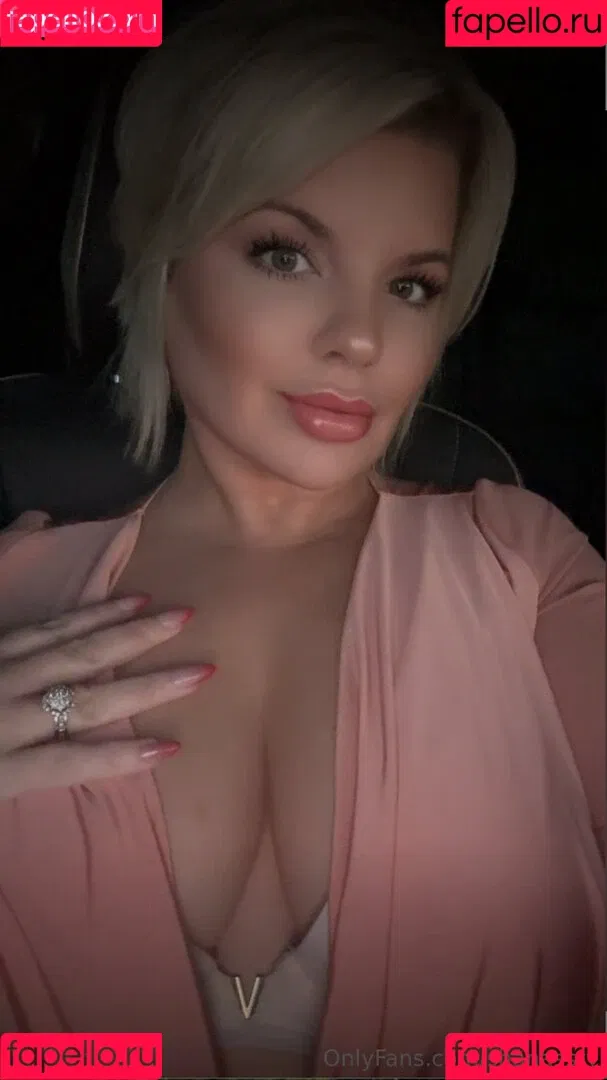 Chivelicious / martyloveswine Onlyfans Photo Gallery 