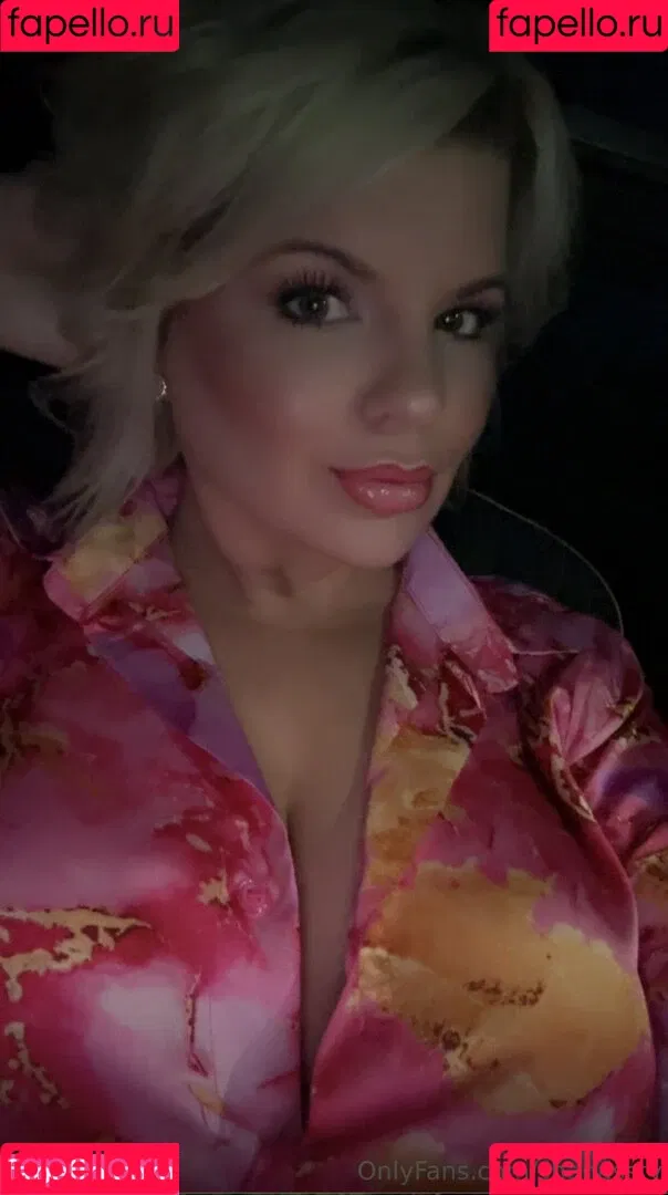 Chivelicious / martyloveswine Onlyfans Photo Gallery 