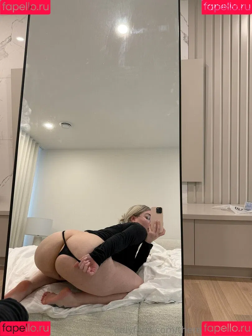 therealjenbretty Onlyfans Photo Gallery 