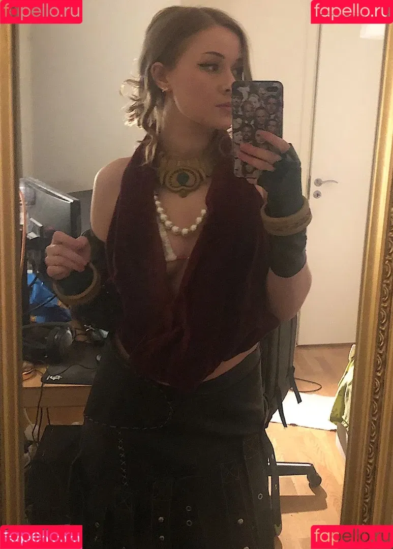 elina / yaboielina Onlyfans Photo Gallery 