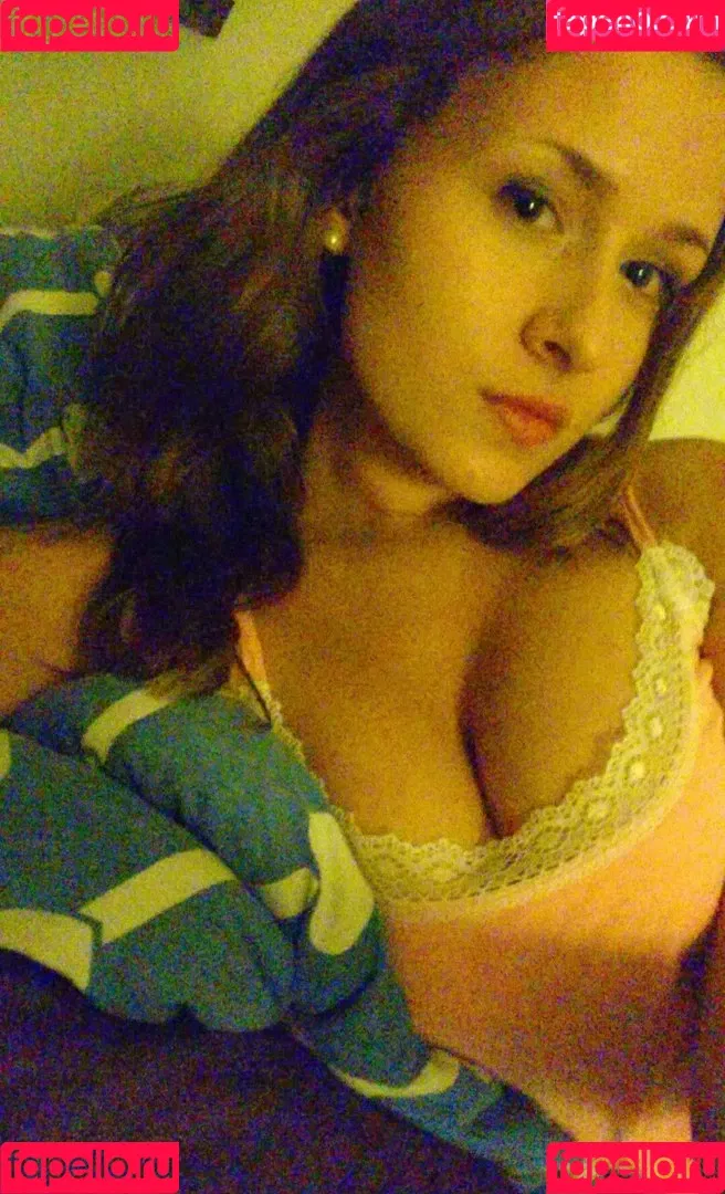 elina / yaboielina Onlyfans Photo Gallery 