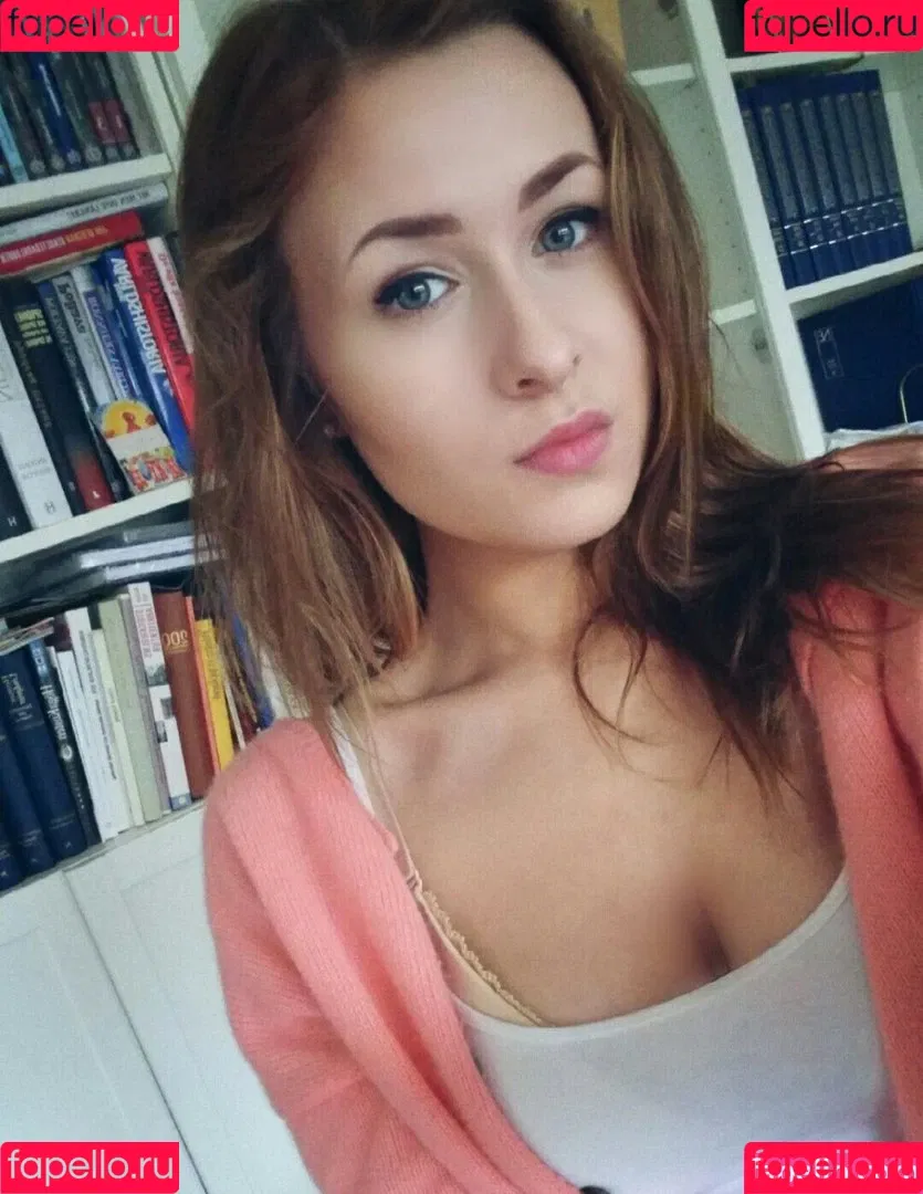 elina / yaboielina Onlyfans Photo Gallery 