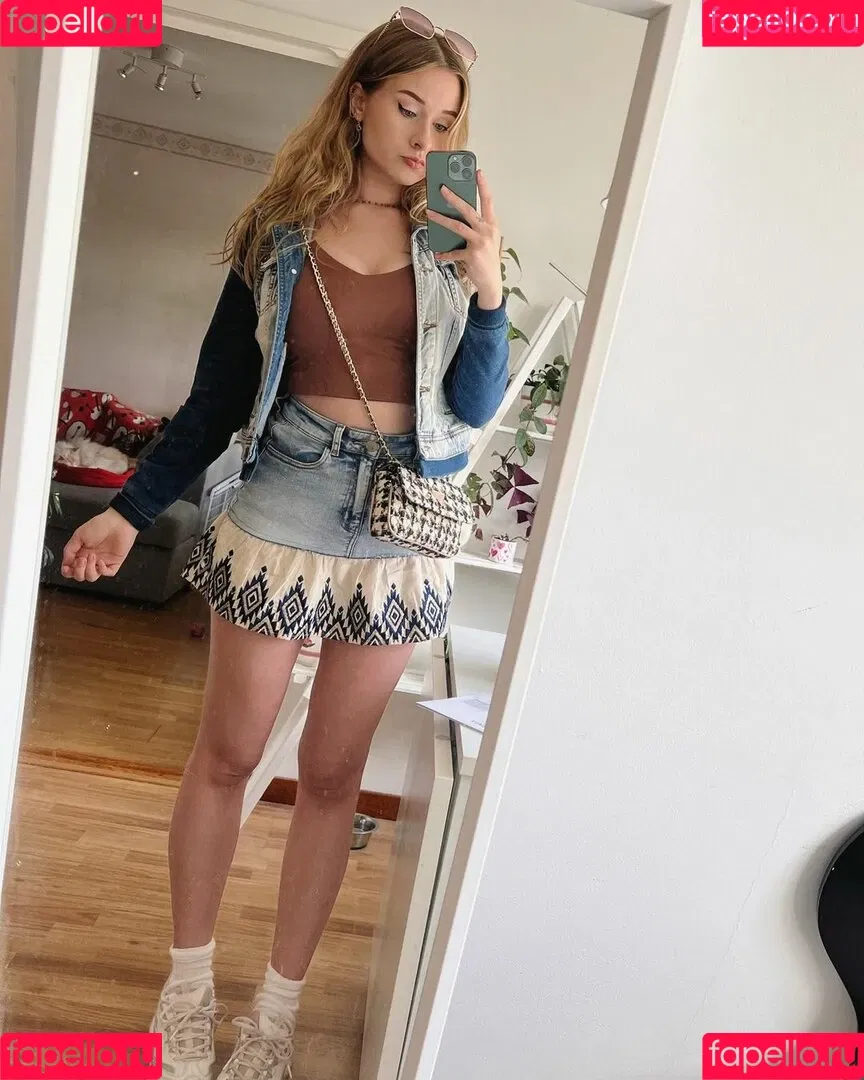 elina / yaboielina Onlyfans Photo Gallery 