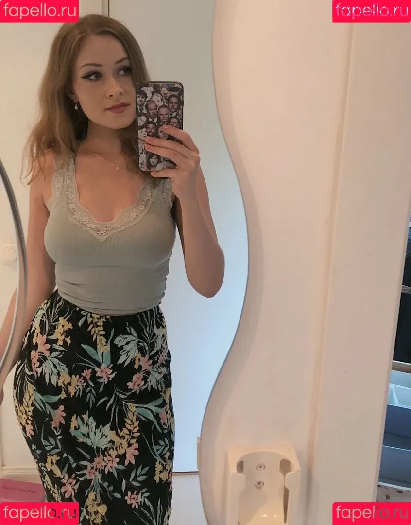 elina / yaboielina Onlyfans Photo Gallery 