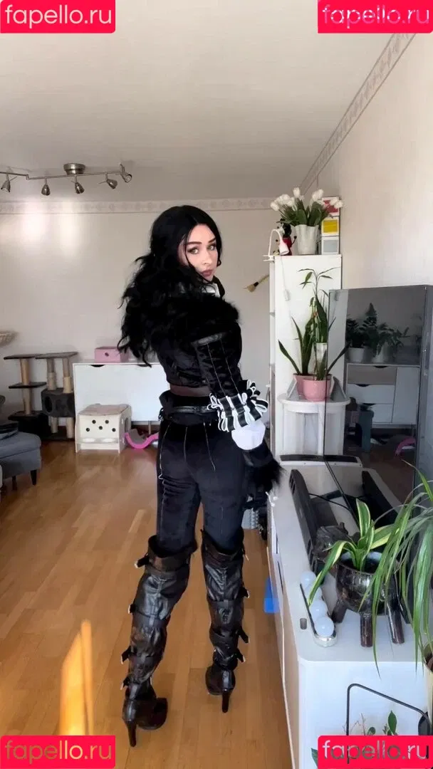 elina / yaboielina Onlyfans Photo Gallery 