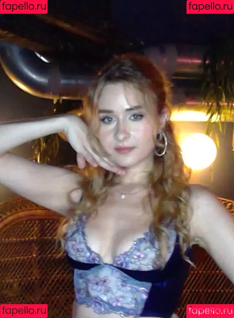 elina / yaboielina Onlyfans Photo Gallery 