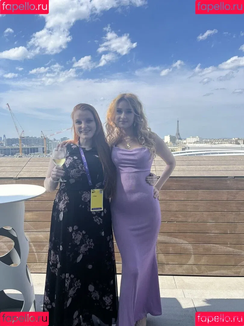 elina / yaboielina Onlyfans Photo Gallery 